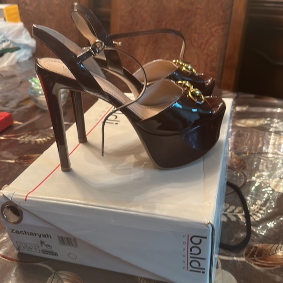 Baldi London Patent Burgundy Size 8.5 Made in Brazil - Picture 2 of 4